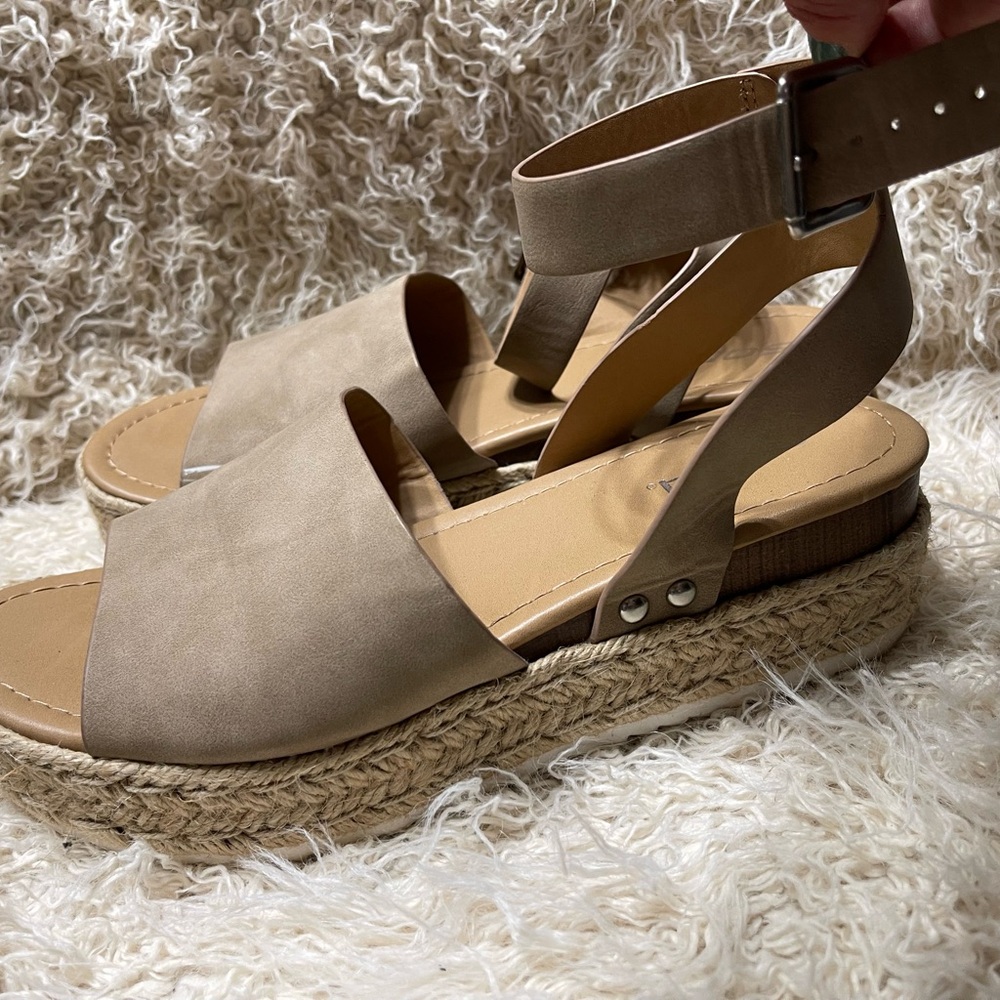 Soda ankle strap sandals